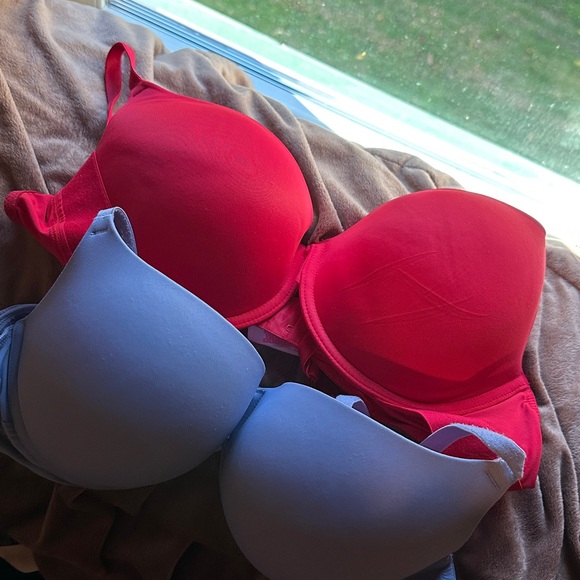2 PINK Victoria's Secret Wear Everywhere Push-Up Bra  size 40B-periwinkle&
 red - Picture 1 of 6
